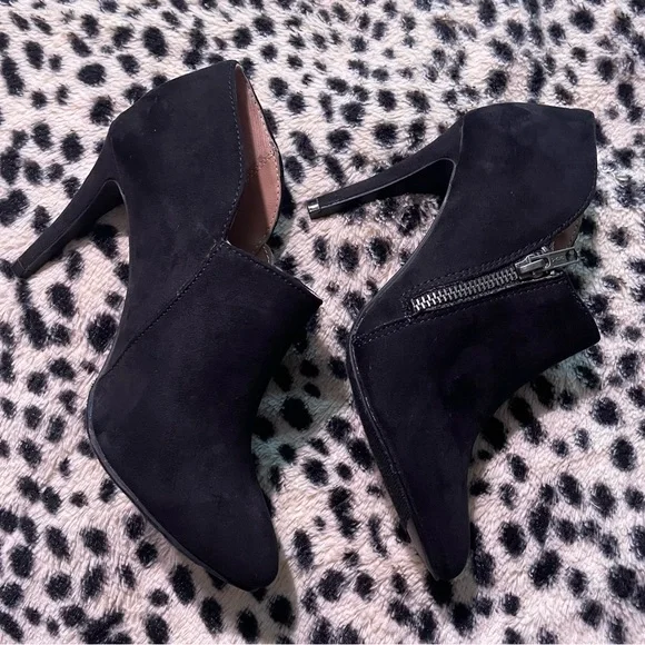 Black Suede Like High Heels Booties with Zippers 6.5 - Picture 5 of 10